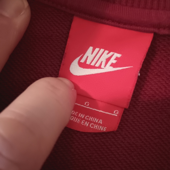 Vintage Nike zip up jacket with pockets on the sides. - Picture 8 of 8